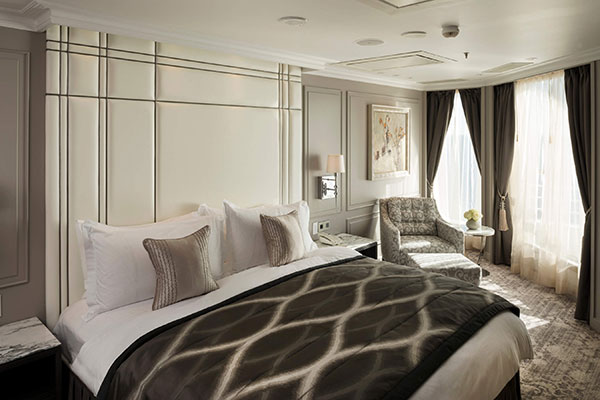 Crystal Penthouse with Verandah